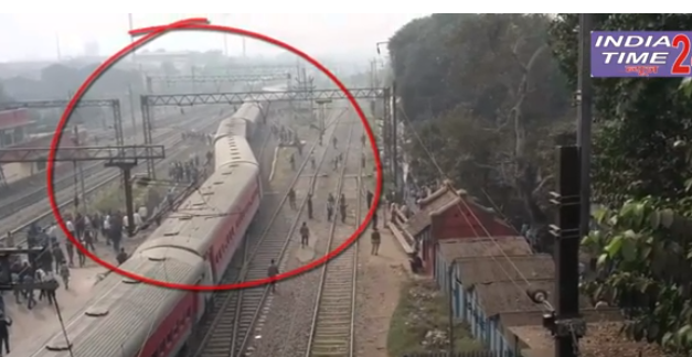 Poorva-express Train accident/IndiaTime24news